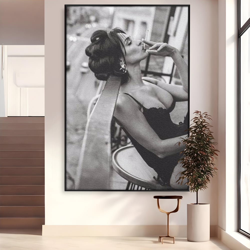Tablou canvas cu tablou canvas cu femeie fumand pe balcon, in rama de aluminiu negru